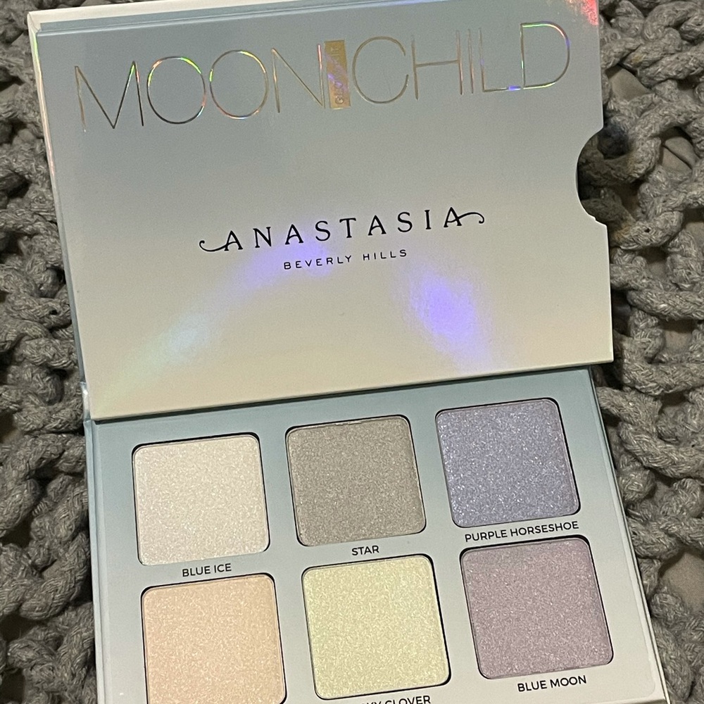 Anastasia Beverly Hills Moonchild Glow Kit